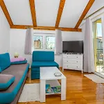 1 Bedroom Cozy In Krk Apartament