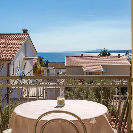 Awesome In Krk With House Sea View 아파트 크르크