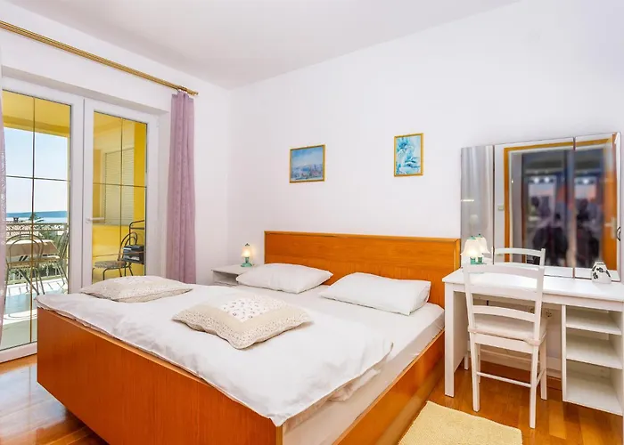1 Bedroom Cozy In Krk Apartamento