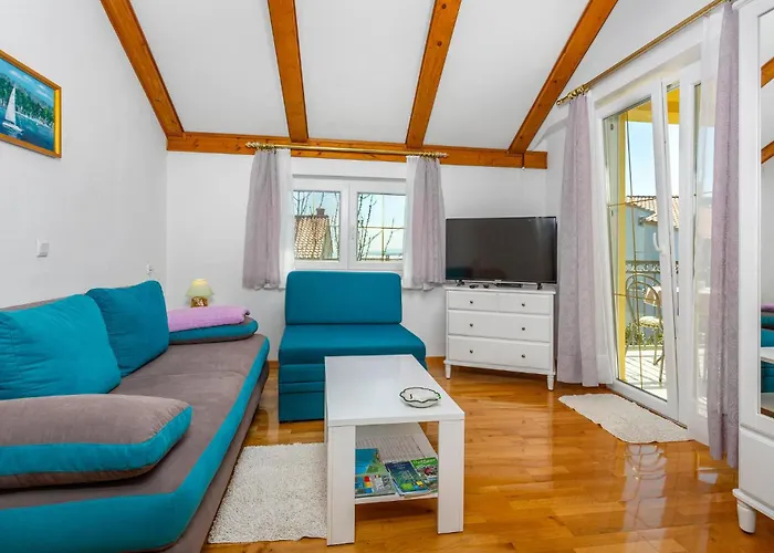 1 Bedroom Cozy In Krk Apartamento